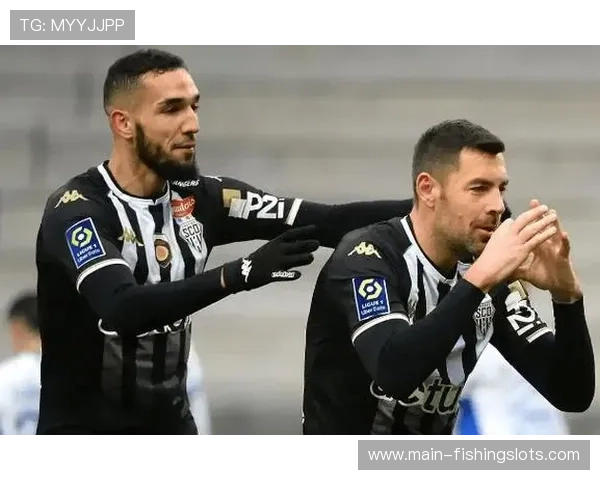 昂热vs图卢兹半场0-0，防守反击与客场进攻效率僵持