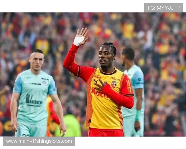 朗斯5-0客场大胜巴黎FC，韦斯利·赛义德梅开二度